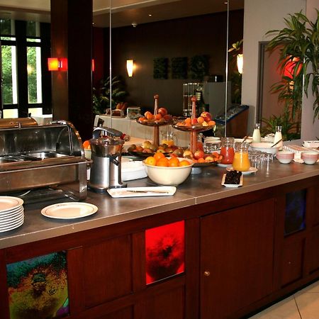 Hotel Le Grand Monarque Melun Esterno foto