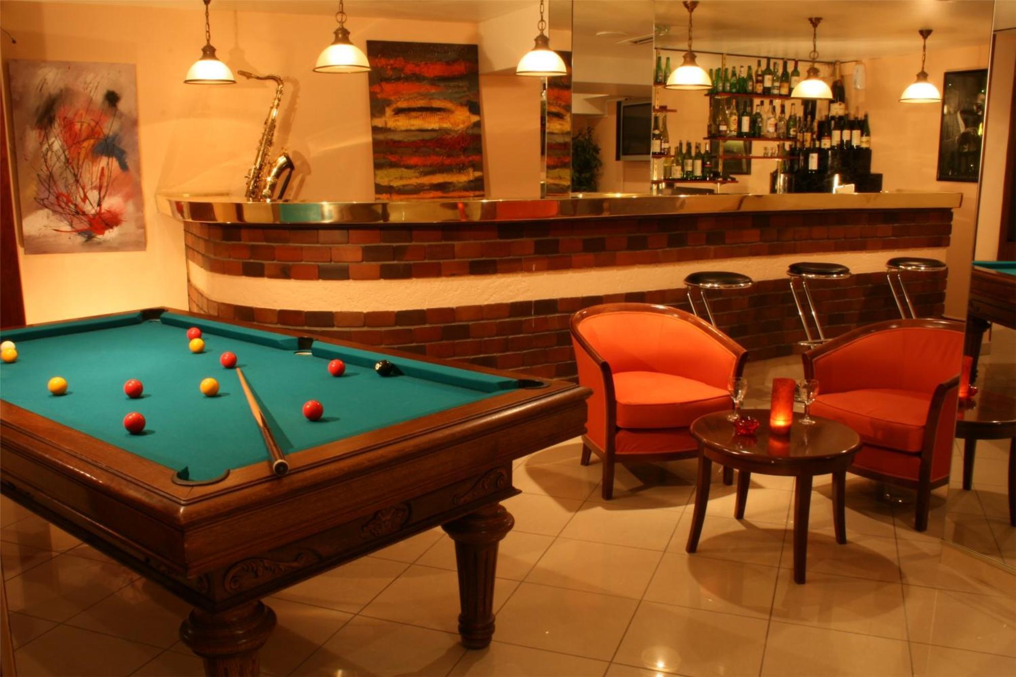 Hotel Le Grand Monarque Melun Esterno foto