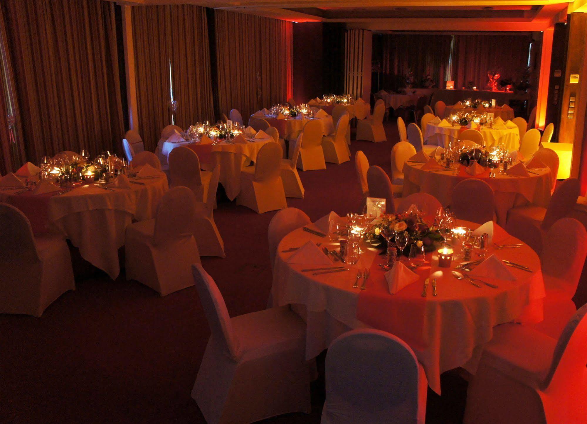 Hotel Le Grand Monarque Melun Esterno foto